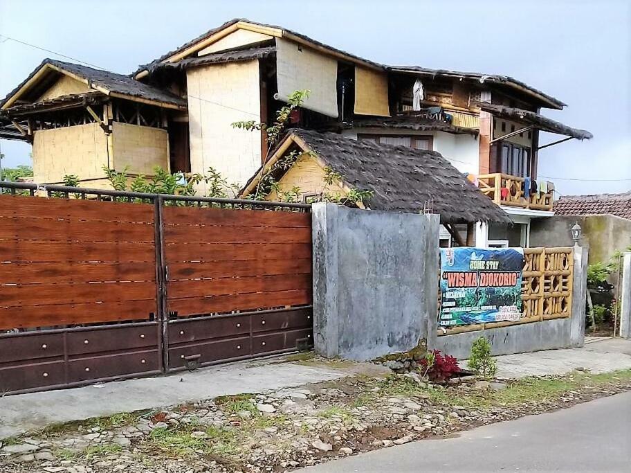 Apartamento Wisma Djokorio Tumpang Exterior foto